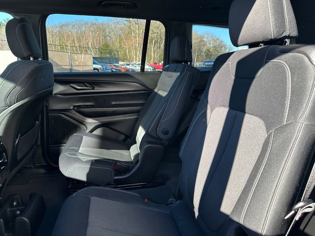 Used 2024 Jeep Grand Cherokee L Laredo AWD/4WD image 19