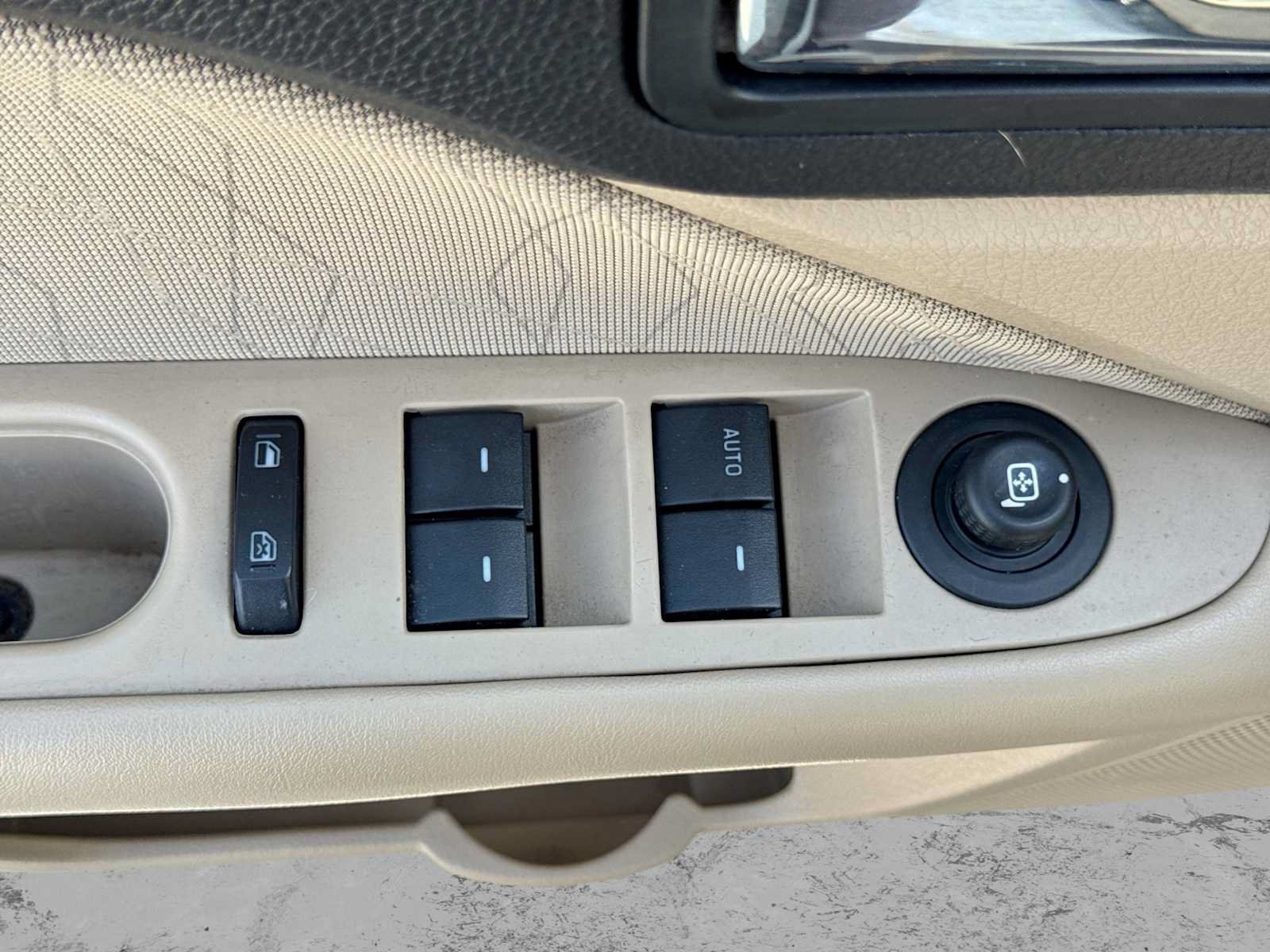 Used 2010 Mercury Milan FWD image 16