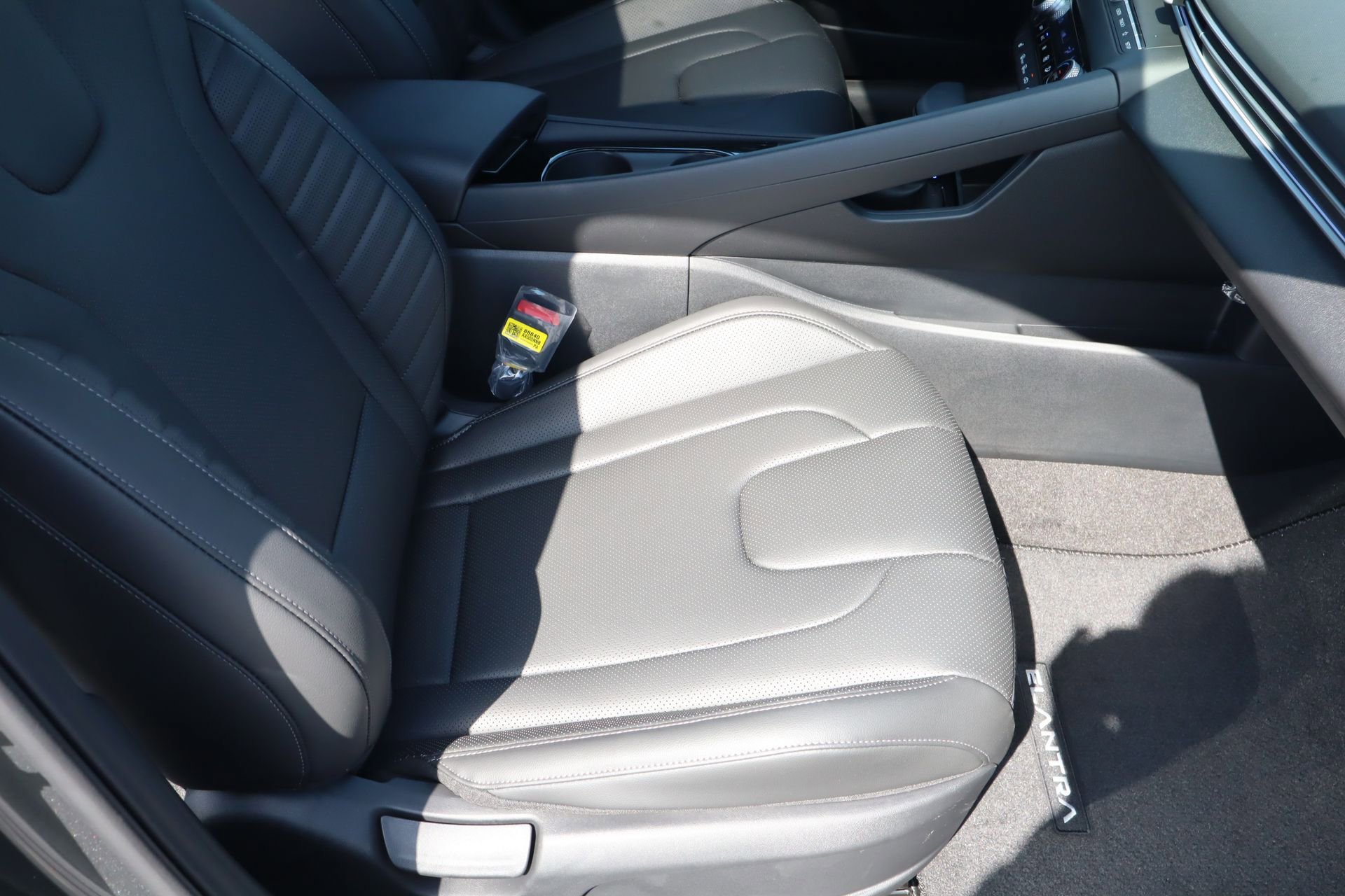 New 2025 Hyundai Elantra Limited image 19