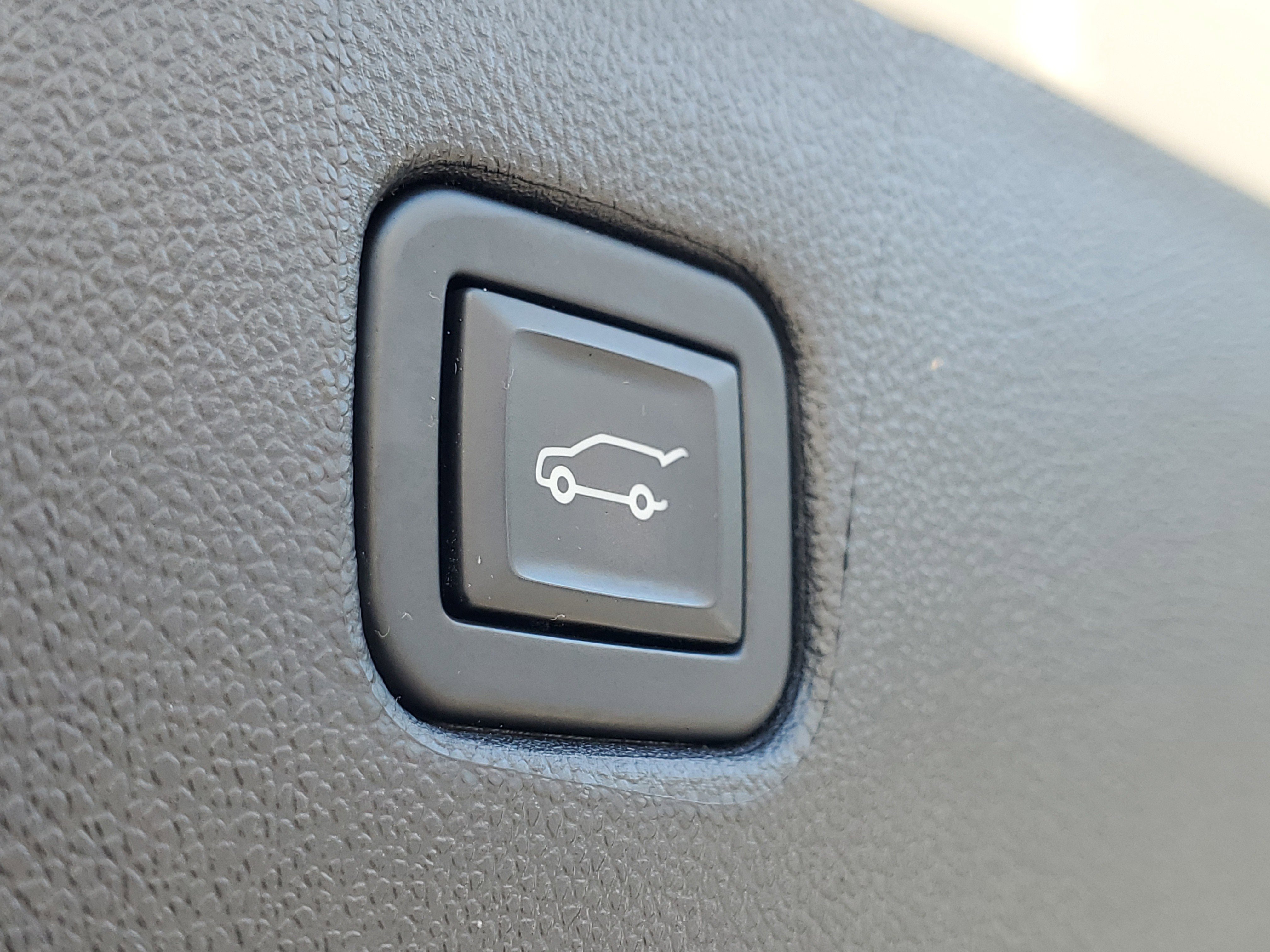 Used 2023 Chevrolet Blazer LT image 9