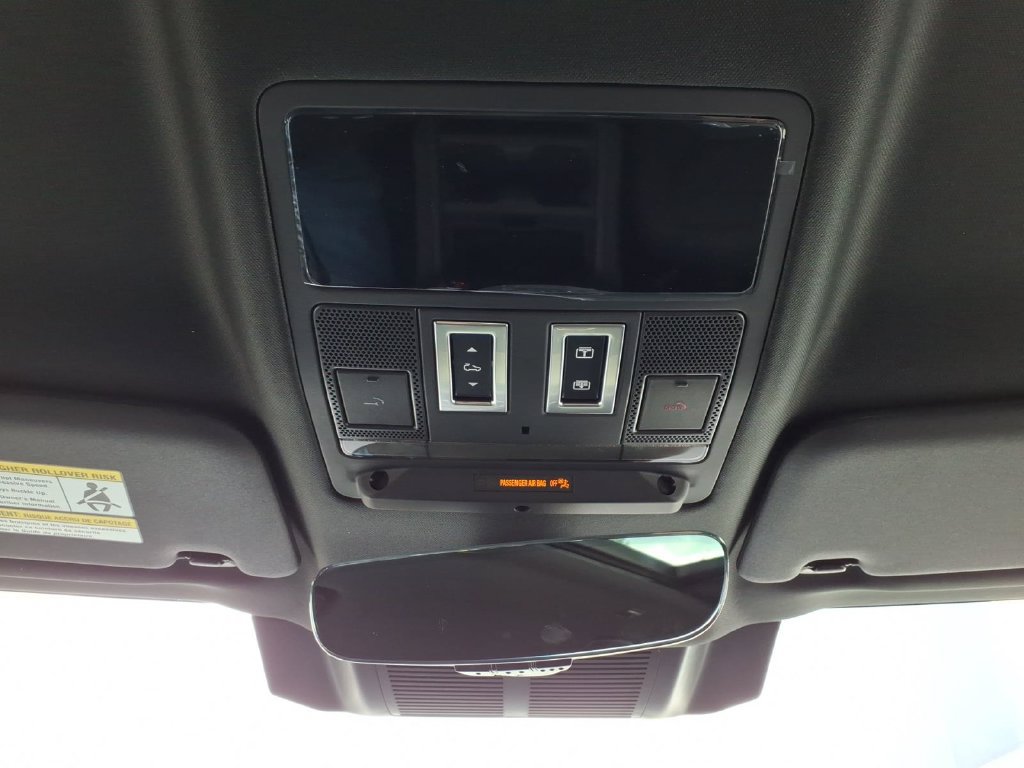 New 2026 Land Rover Defender 110 X-Dynamic SE AWD/4WD image 23