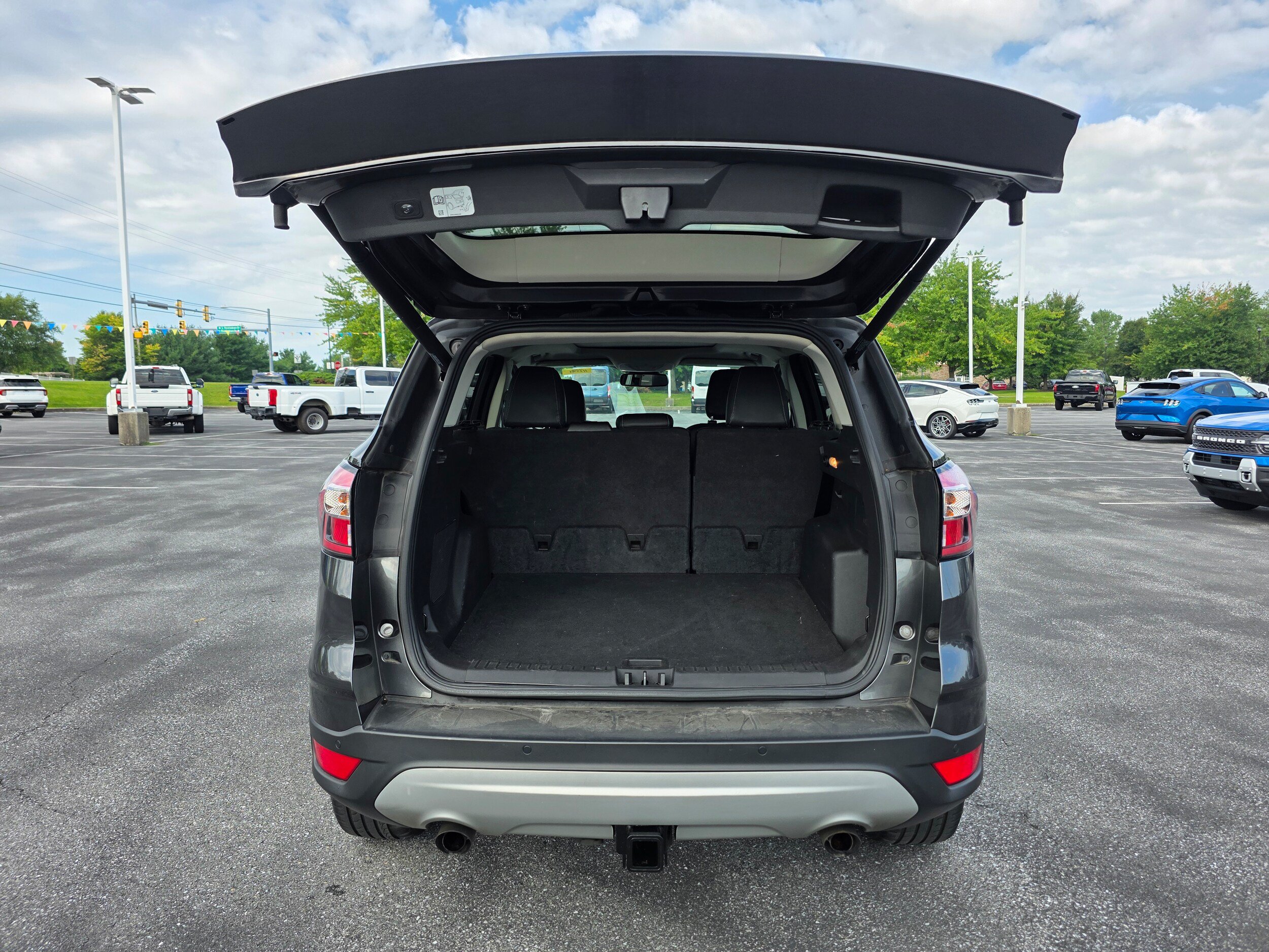 Used 2018 Ford Escape Titanium w/ Ford Safe & Smart Package AWD/4WD image 7