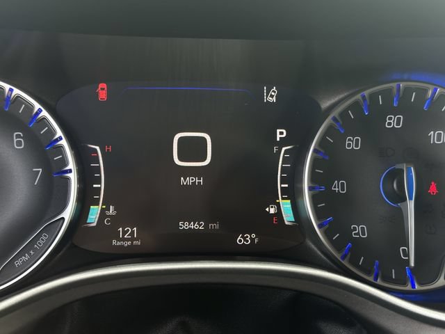 Used 2024 Chrysler Pacifica Touring-L FWD image 13