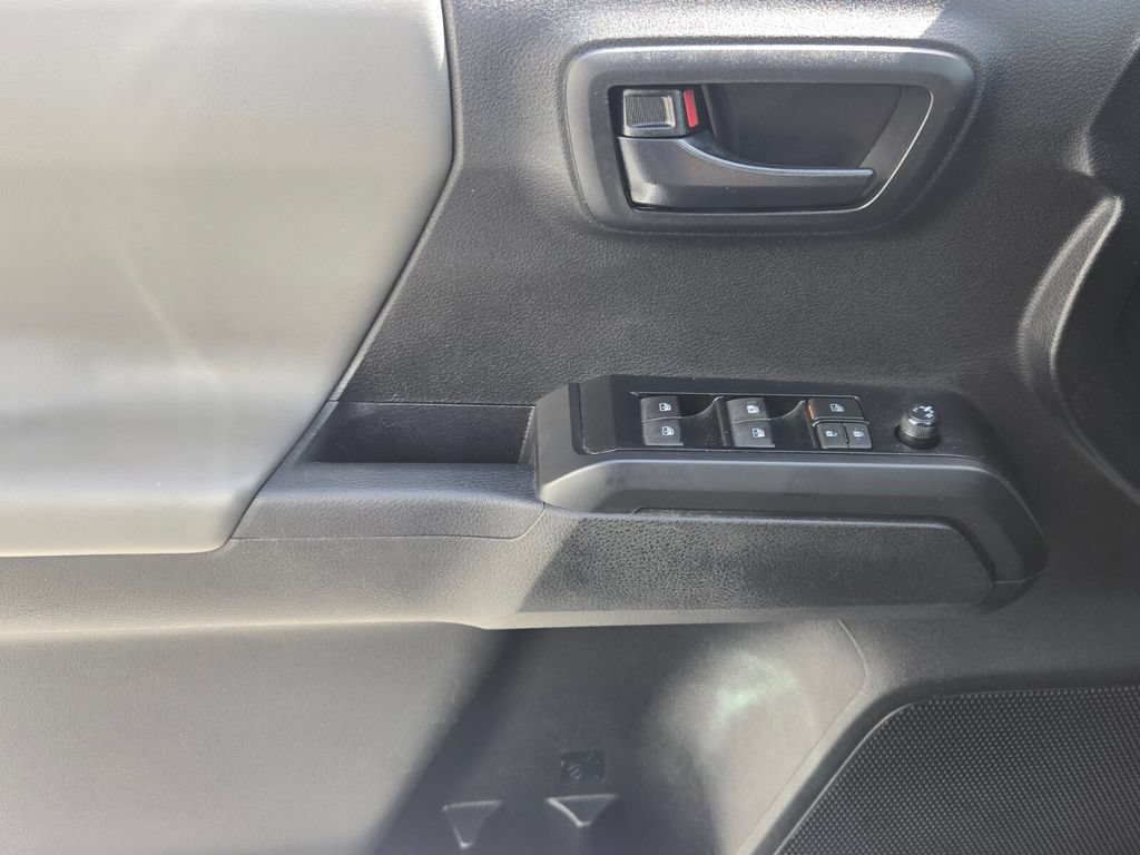 Used 2023 Toyota Tacoma SR AWD/4WD image 29