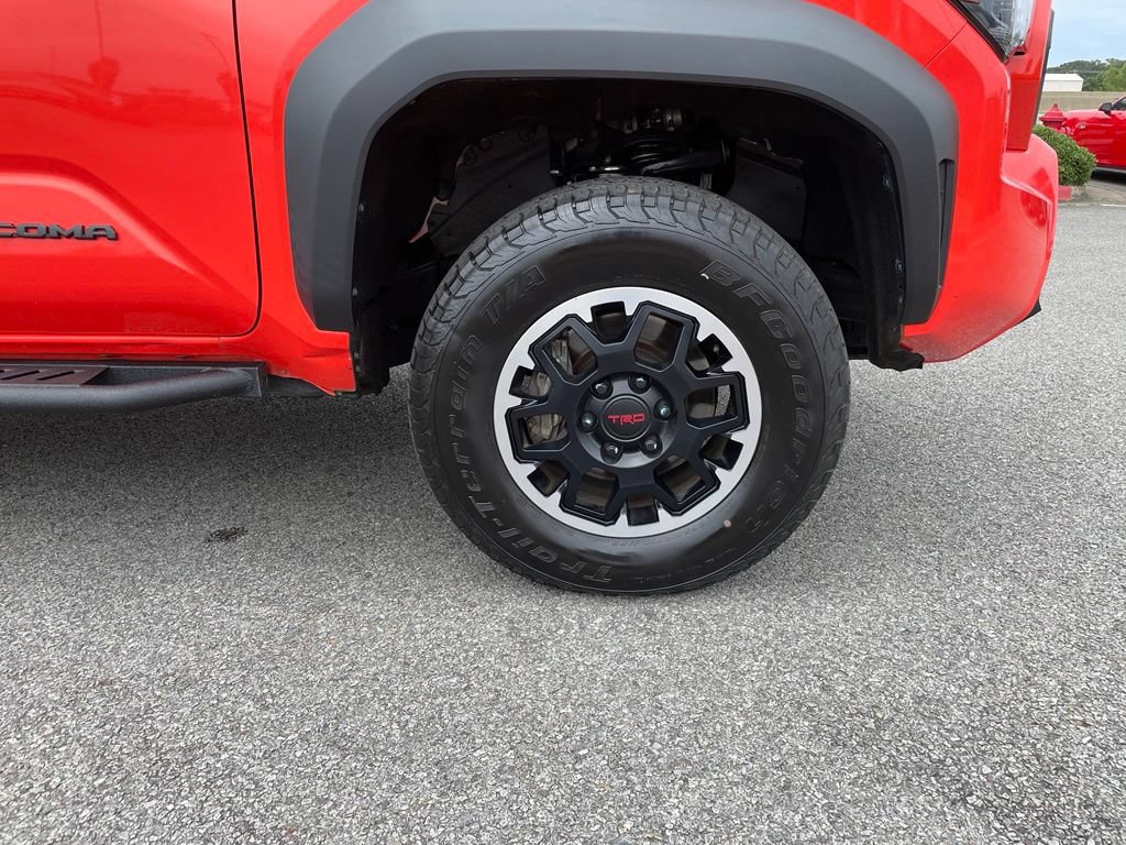 Used 2024 Toyota Tacoma TRD Off-Road AWD/4WD image 32