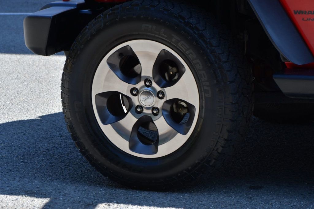 Used 2018 Jeep Wrangler Unlimited Sahara w/ Connectivity Group image 18