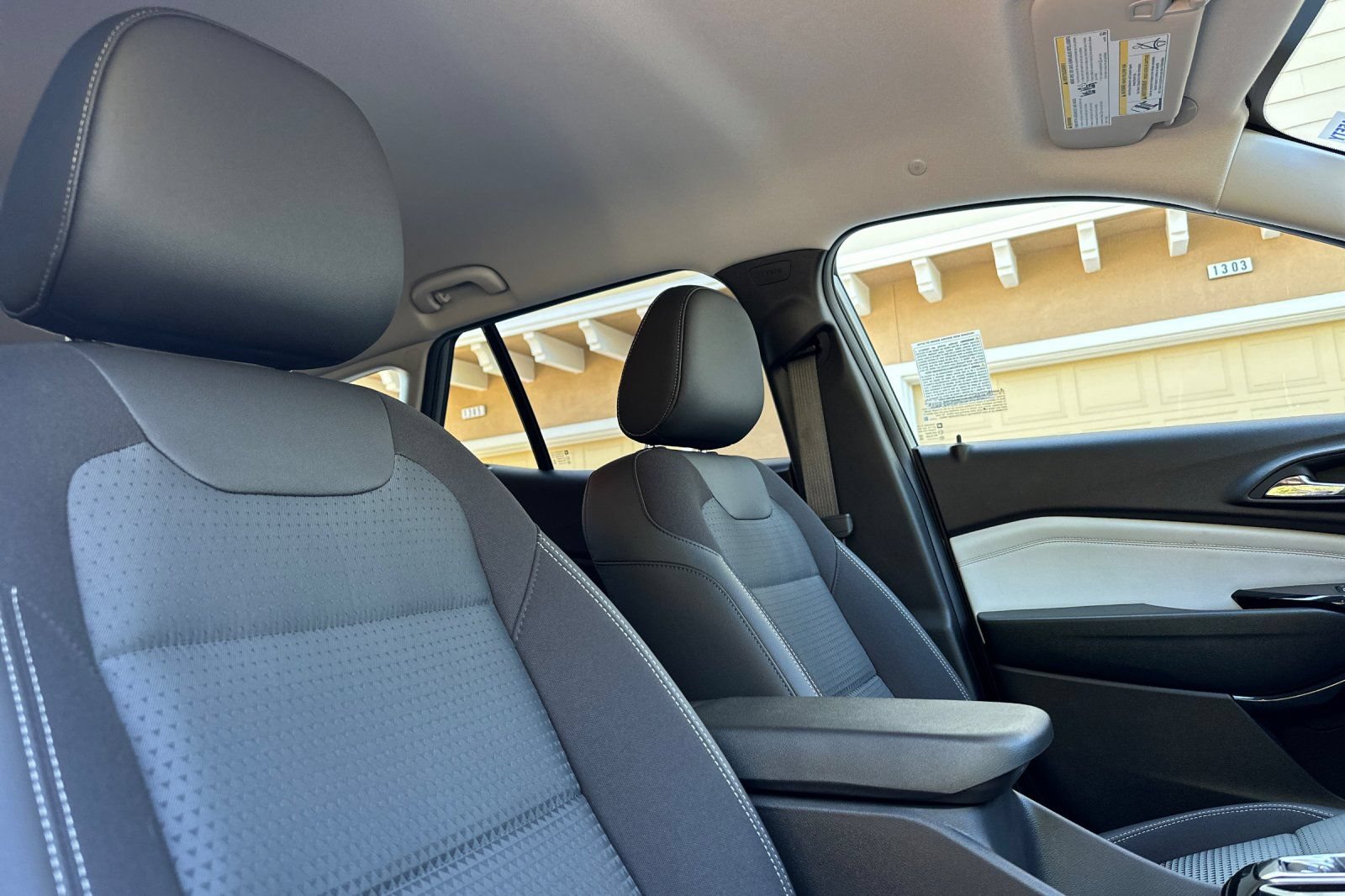 Used 2026 Chevrolet Trax LT w/ LT Convenience Package FWD image 17