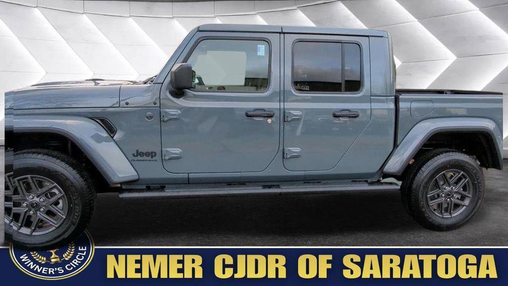 New 2026 Jeep Gladiator Sport AWD/4WD image 6