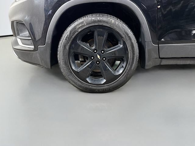 Used 2019 Chevrolet Trax Premier w/ Midnight Edition AWD/4WD image 34
