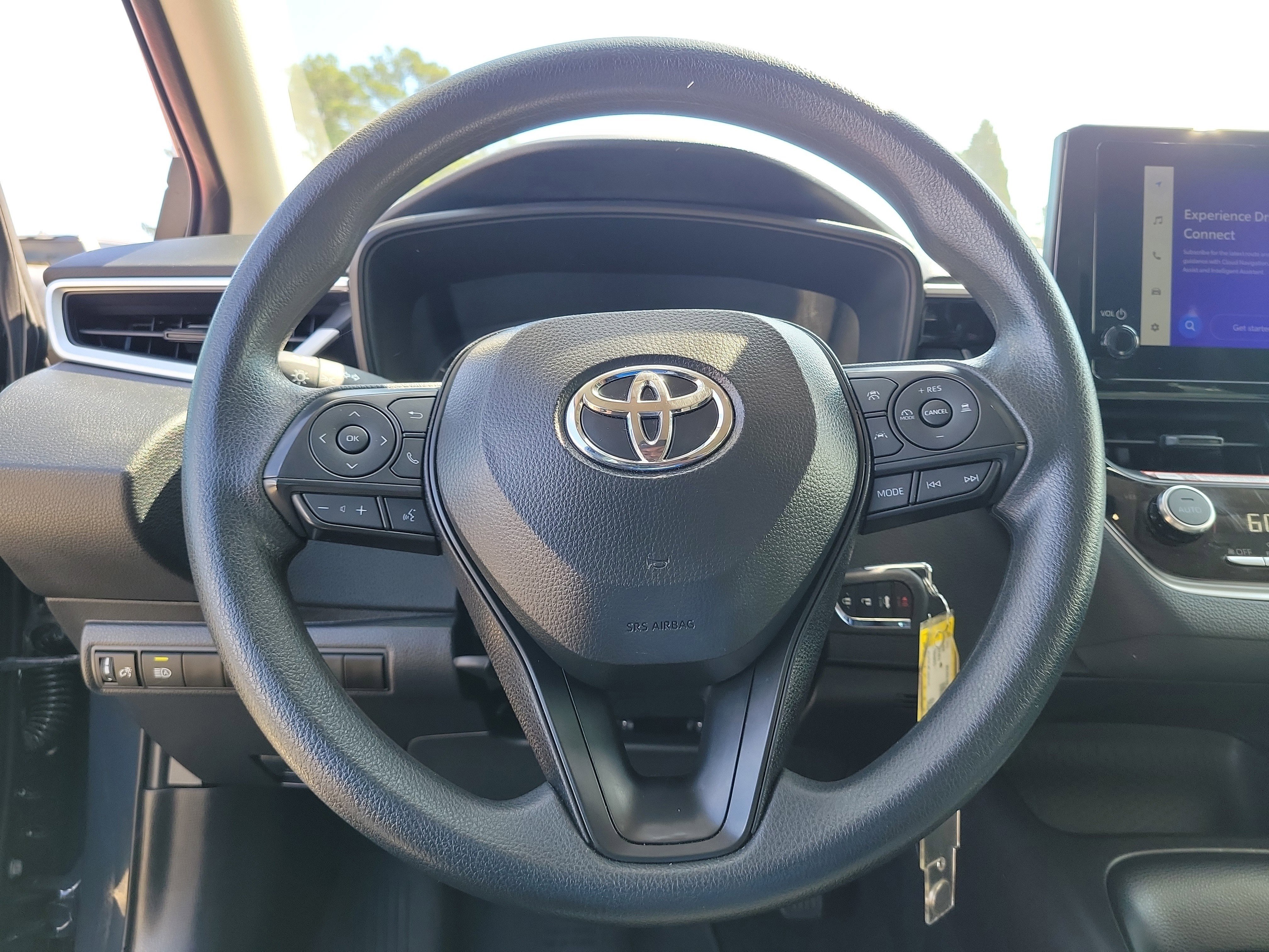 Used 2025 Toyota Corolla LE image 20