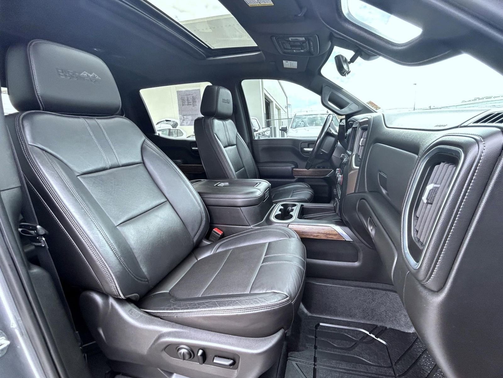 Certified 2019 Chevrolet Silverado 1500 High Country w/ High Country Premium Package AWD/4WD image 15