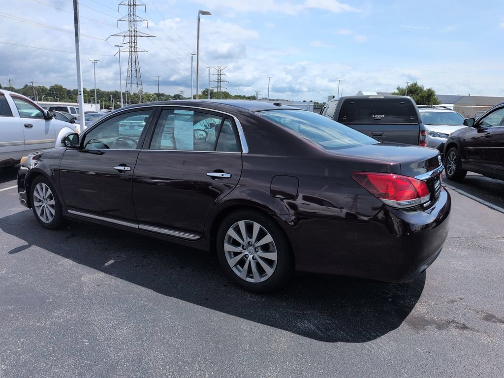 Used 2011 Toyota Avalon Limited FWD image 4