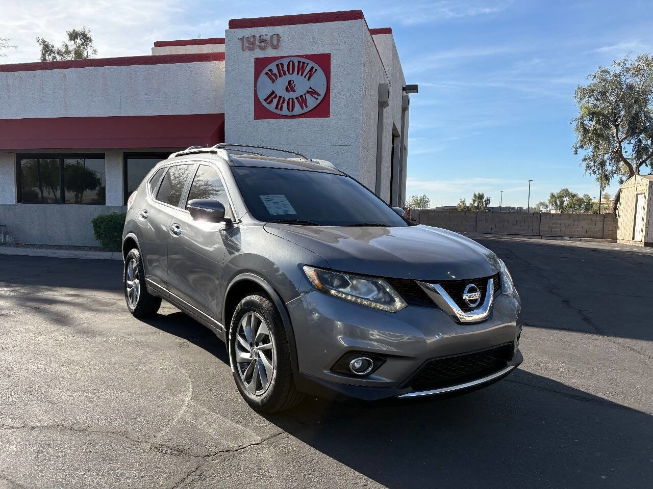 Used 2015 Nissan Rogue SL w/ SL Premium Package image 2