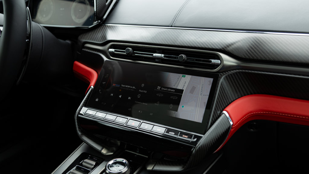 Used 2025 Aston Martin Vanquish RWD image 45