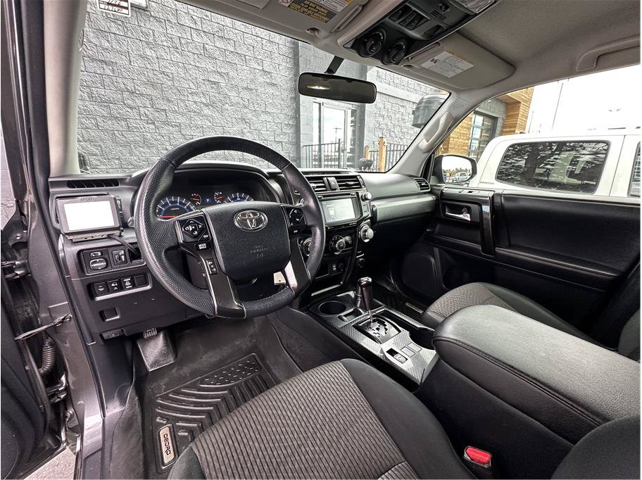 Used 2018 Toyota 4Runner TRD Off-Road AWD/4WD image 14