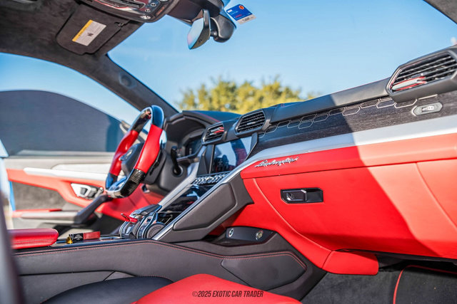 Used 2019 Lamborghini Urus image 45