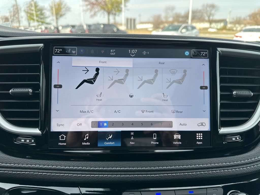 New 2026 Chrysler Pacifica Select AWD/4WD image 5