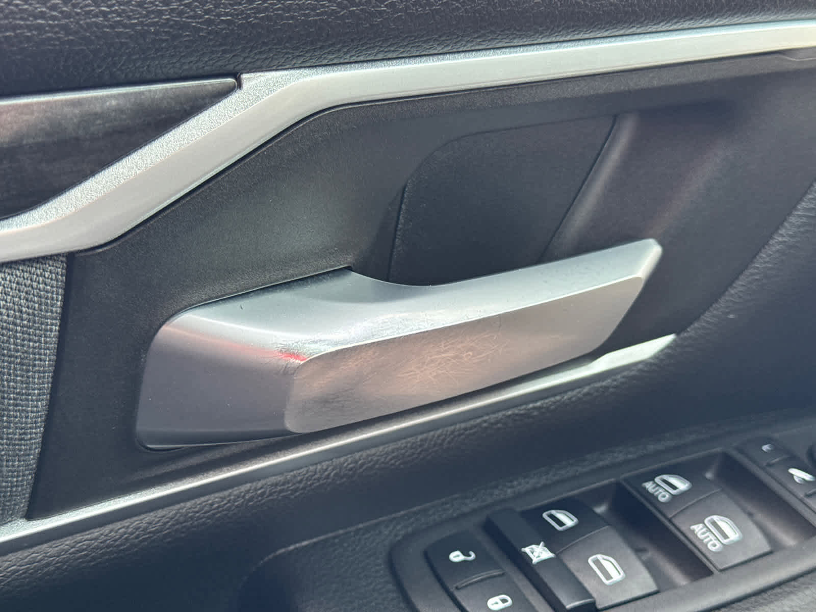 Used 2023 Jeep Grand Cherokee Limited w/ Luxury Tech Group II image 61