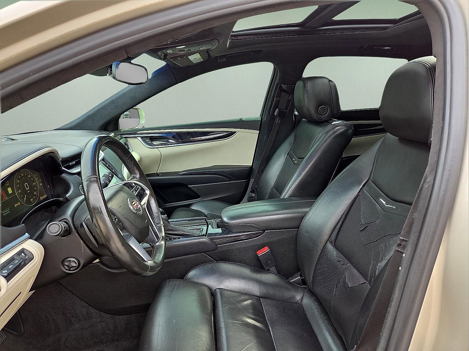 Used 2013 Cadillac XTS Platinum AWD/4WD image 13