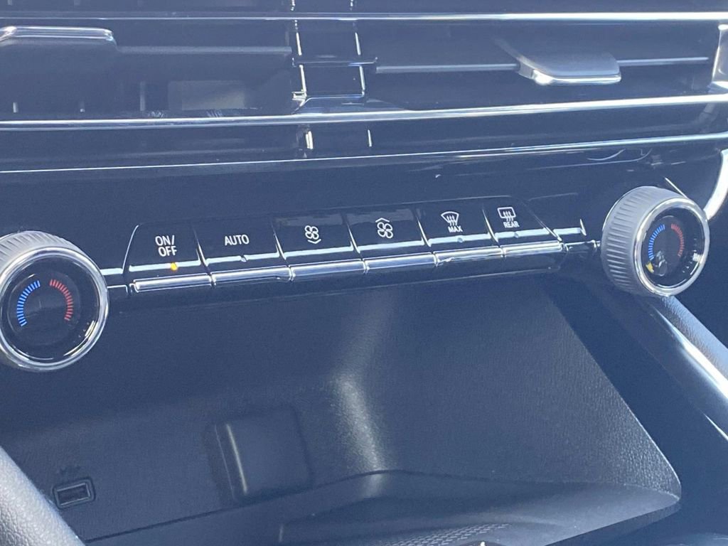 New 2026 Chevrolet Traverse LT w/ LPO, Floor Liner Package image 24