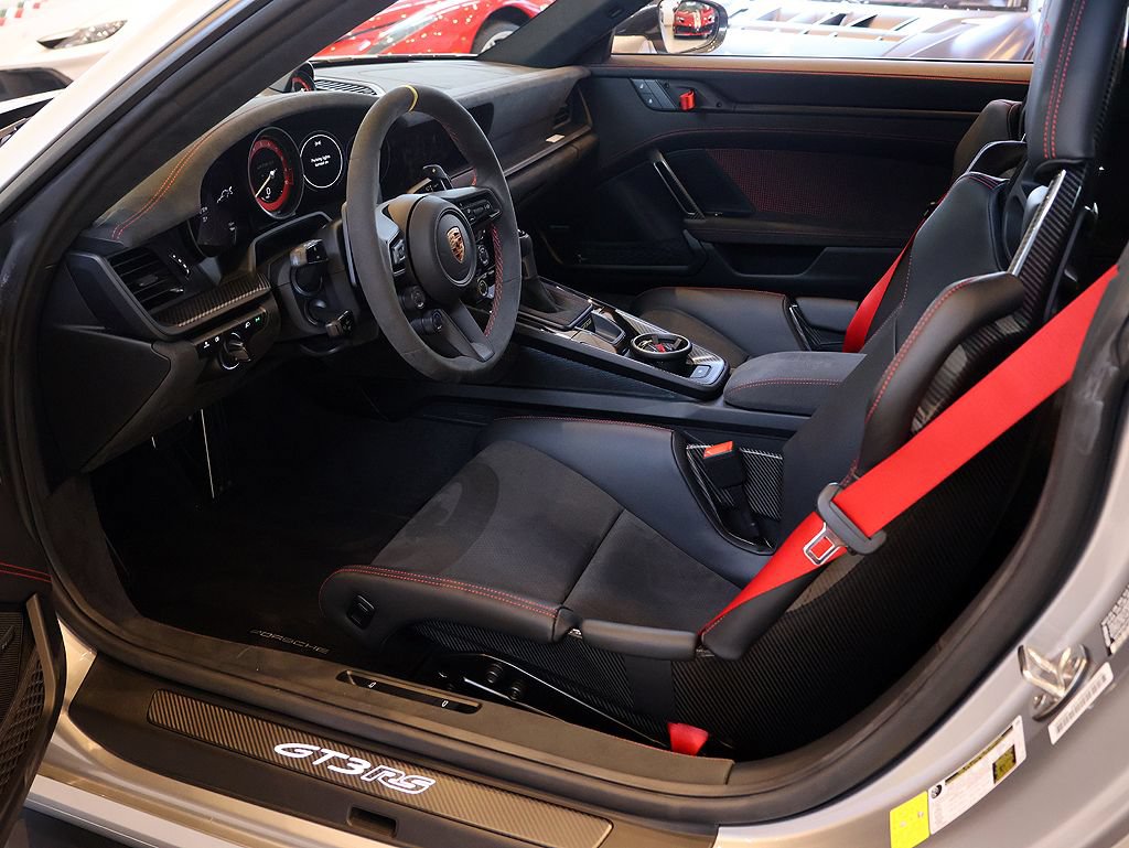 Used 2025 Porsche 911 GT3 RS RWD image 4