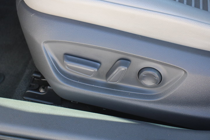 Used 2021 Toyota Camry SE image 12