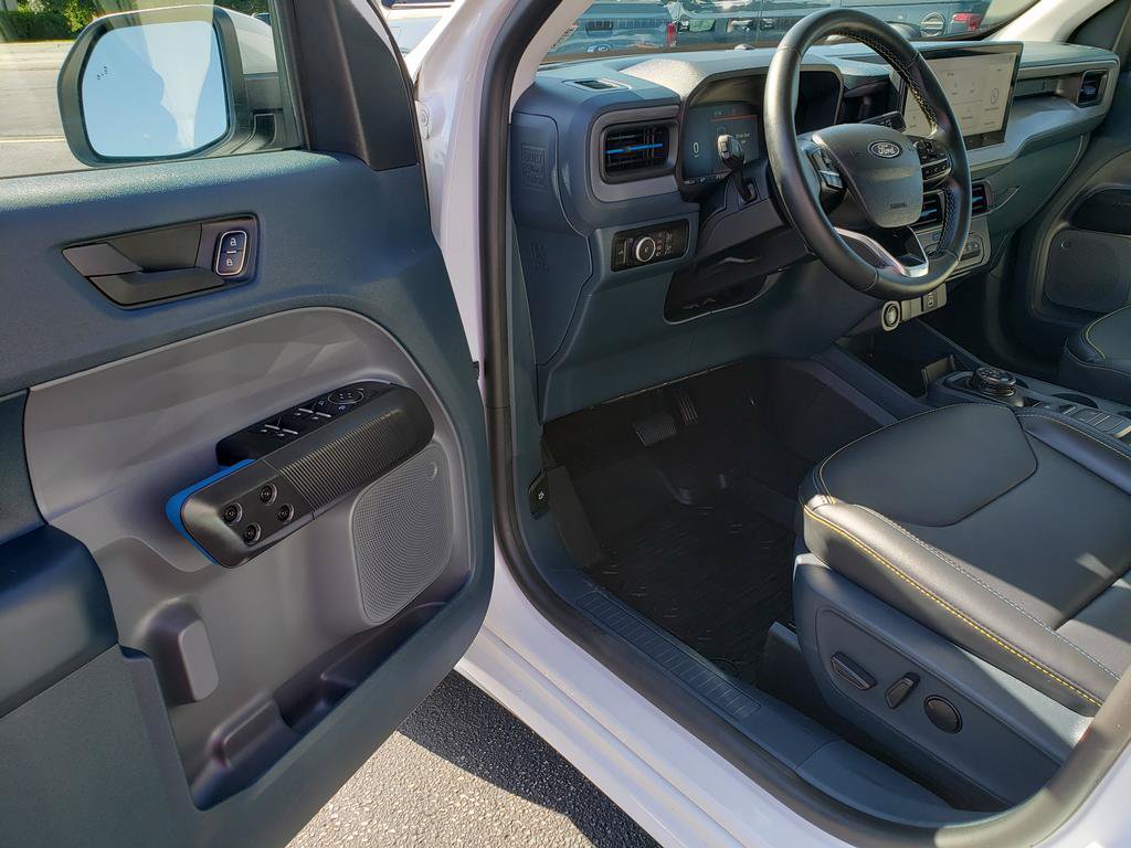 Used 2025 Ford Maverick Lobo AWD/4WD image 11