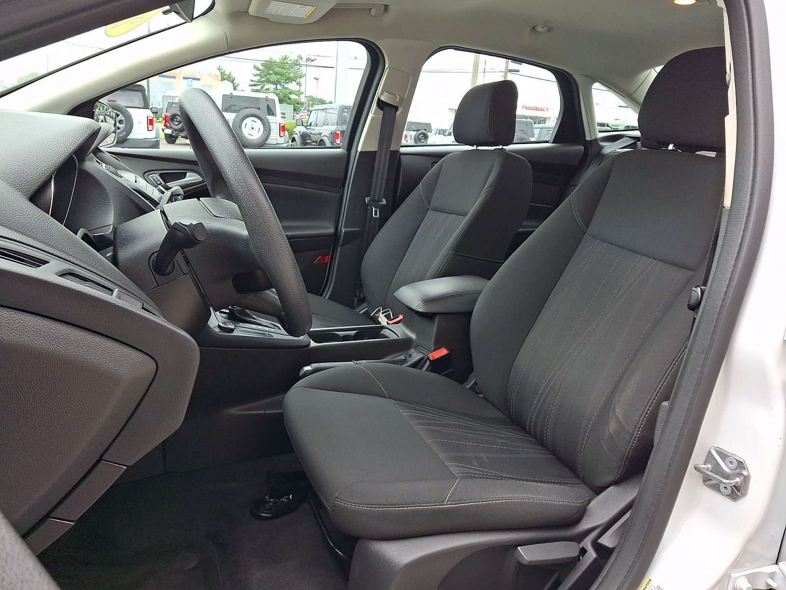 Used 2016 Ford Focus SE FWD image 14