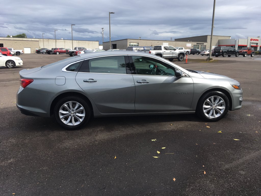 Used 2025 Chevrolet Malibu LT FWD image 8
