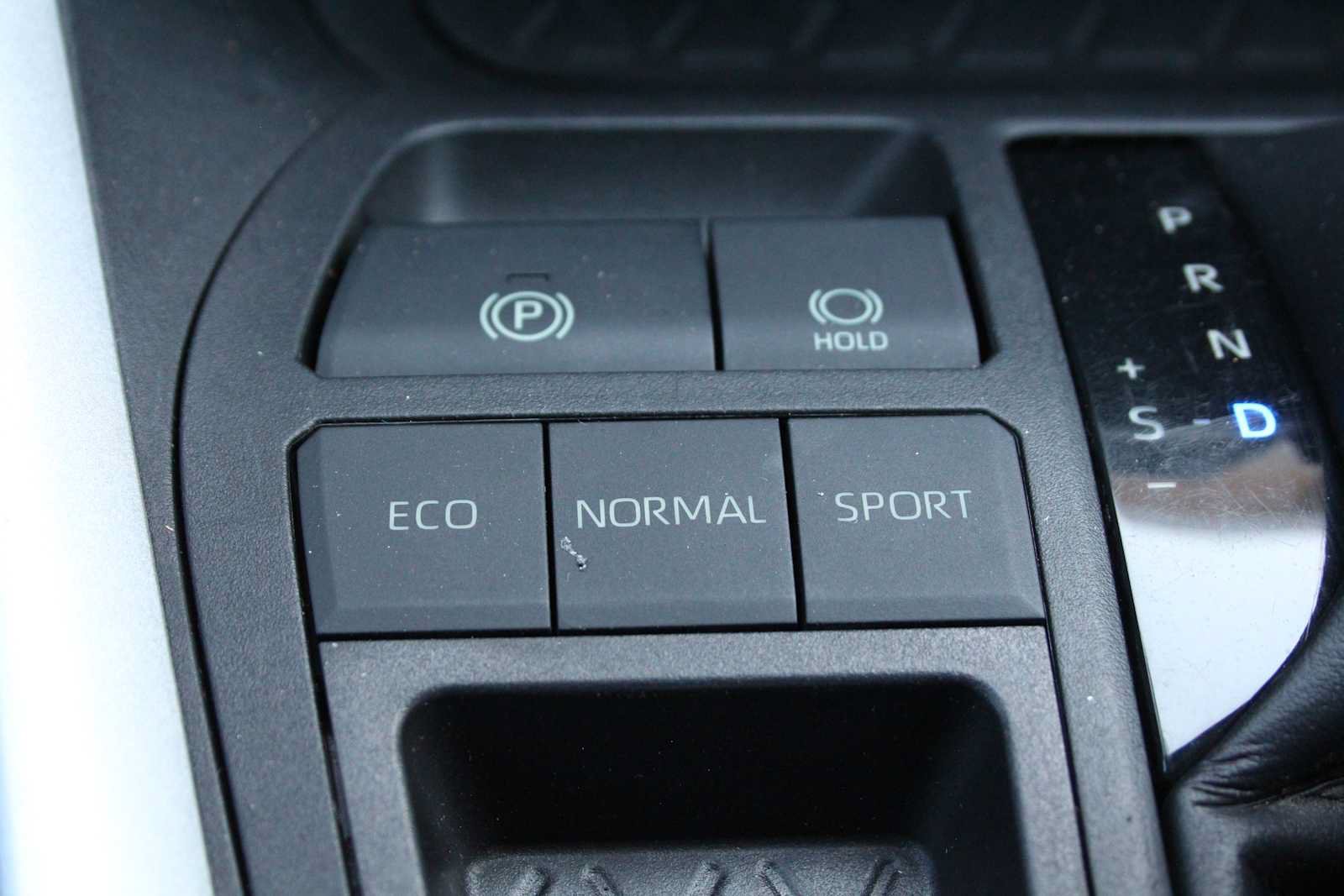 Used 2021 Toyota RAV4 XLE Premium FWD image 40