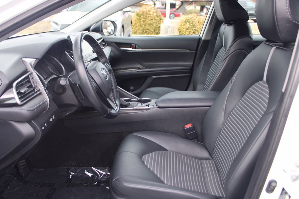 Used 2022 Toyota Camry SE image 11