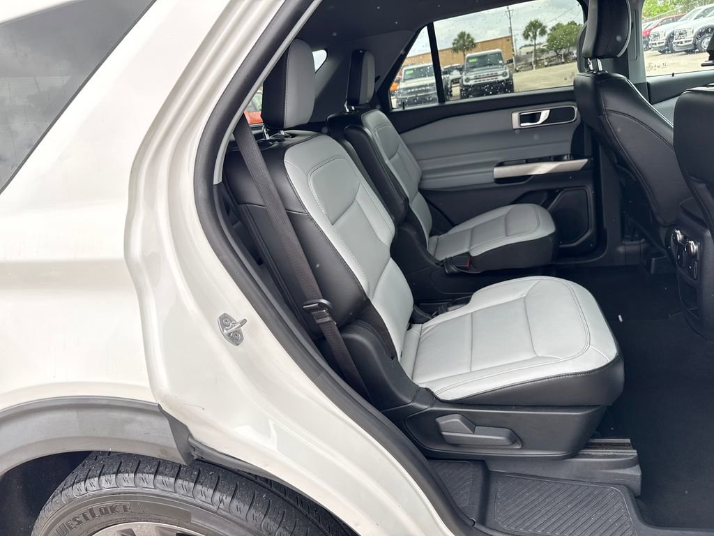 Used 2021 Ford Explorer XLT w/ Equipment Group 202A RWD image 25