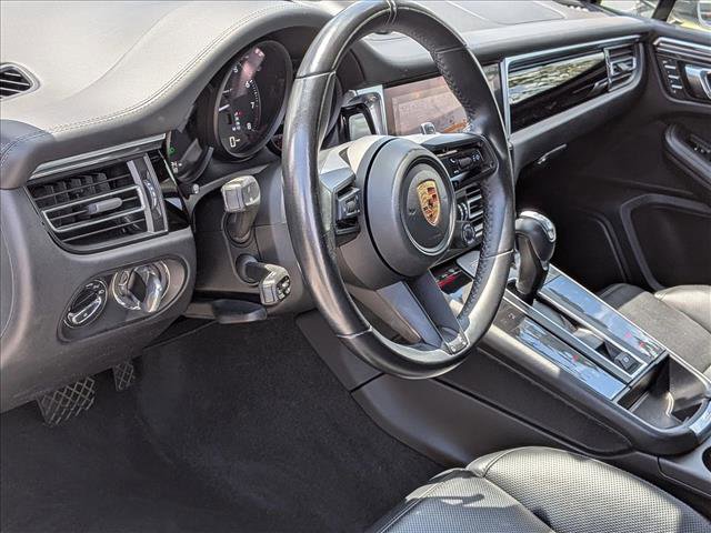 Used 2023 Porsche Macan Turbo AWD/4WD image 9