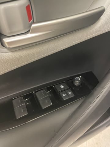 Used 2025 Toyota Corolla SE FWD image 10