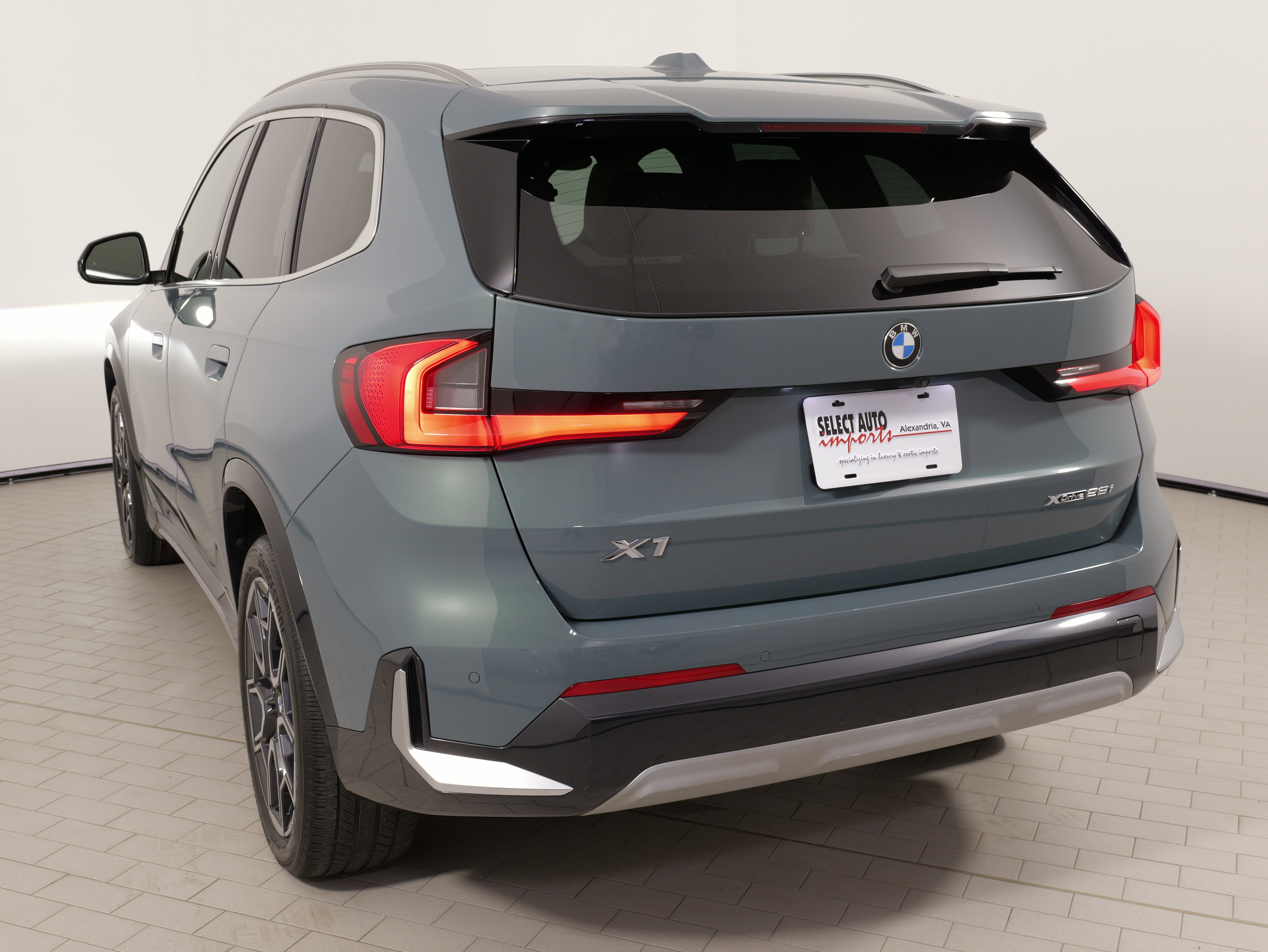 Used 2023 BMW X1 xDrive28i w/ Premium Package AWD/4WD image 15