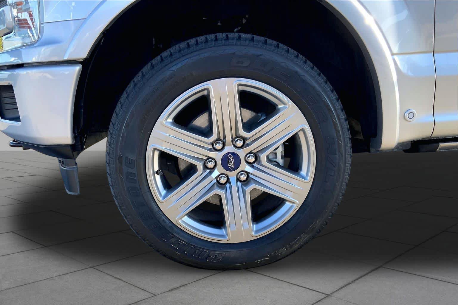 Used 2019 Ford F150 Lariat w/ Equipment Group 502A Luxury AWD/4WD image 11