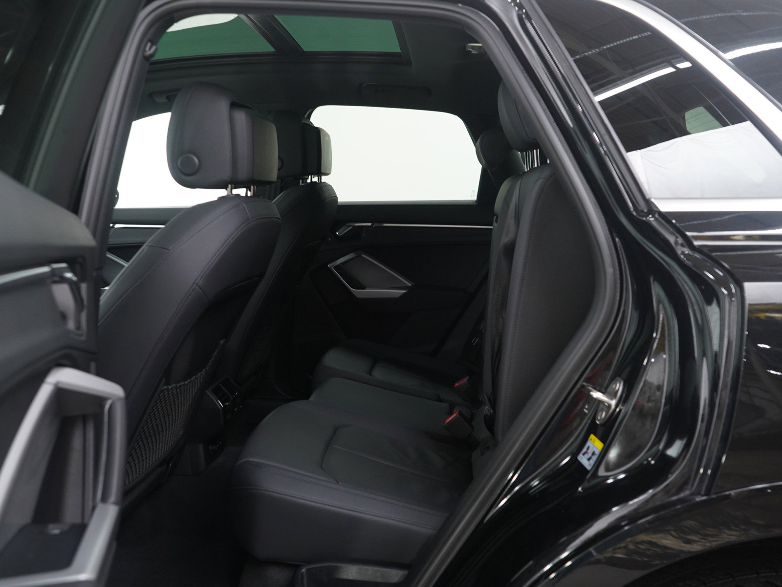 Used 2025 Audi Q3 2.0T Premium image 17