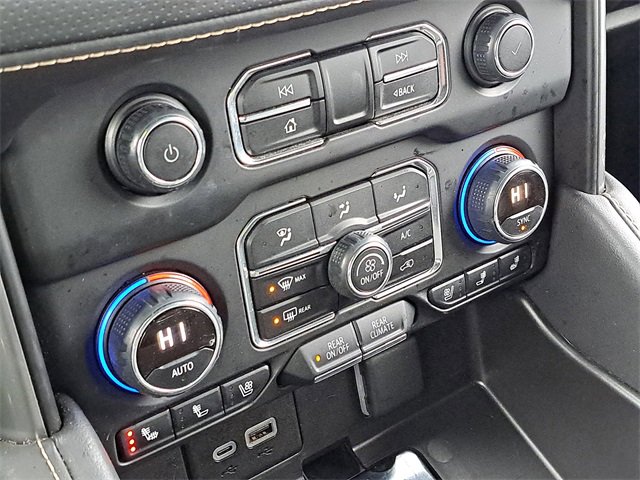 Used 2024 Chevrolet Suburban Premier image 19