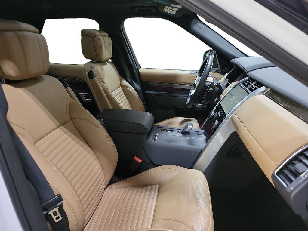 Used 2024 Land Rover Discovery Metropolitan Edition AWD/4WD image 30