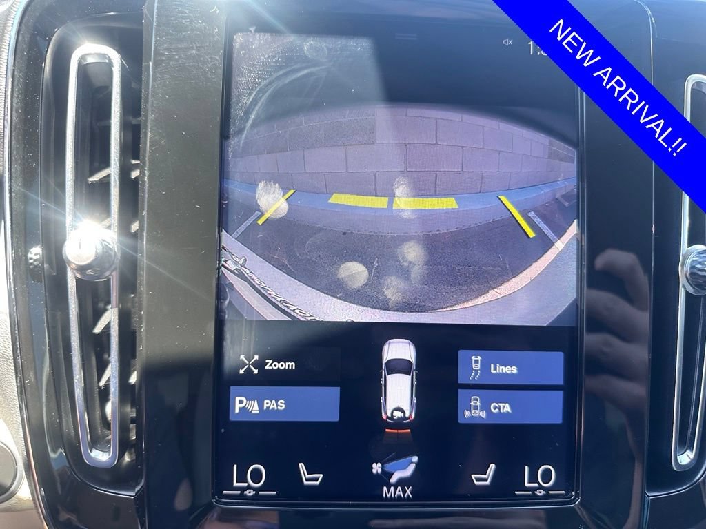 Used 2020 Volvo XC40 T5 Momentum w/ Protection Package Premier AWD/4WD image 13