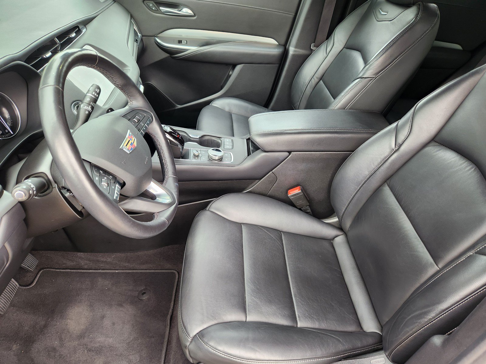 Certified 2023 Cadillac XT4 Premium Luxury w/ Enhanced Visibility Package FWD image 9