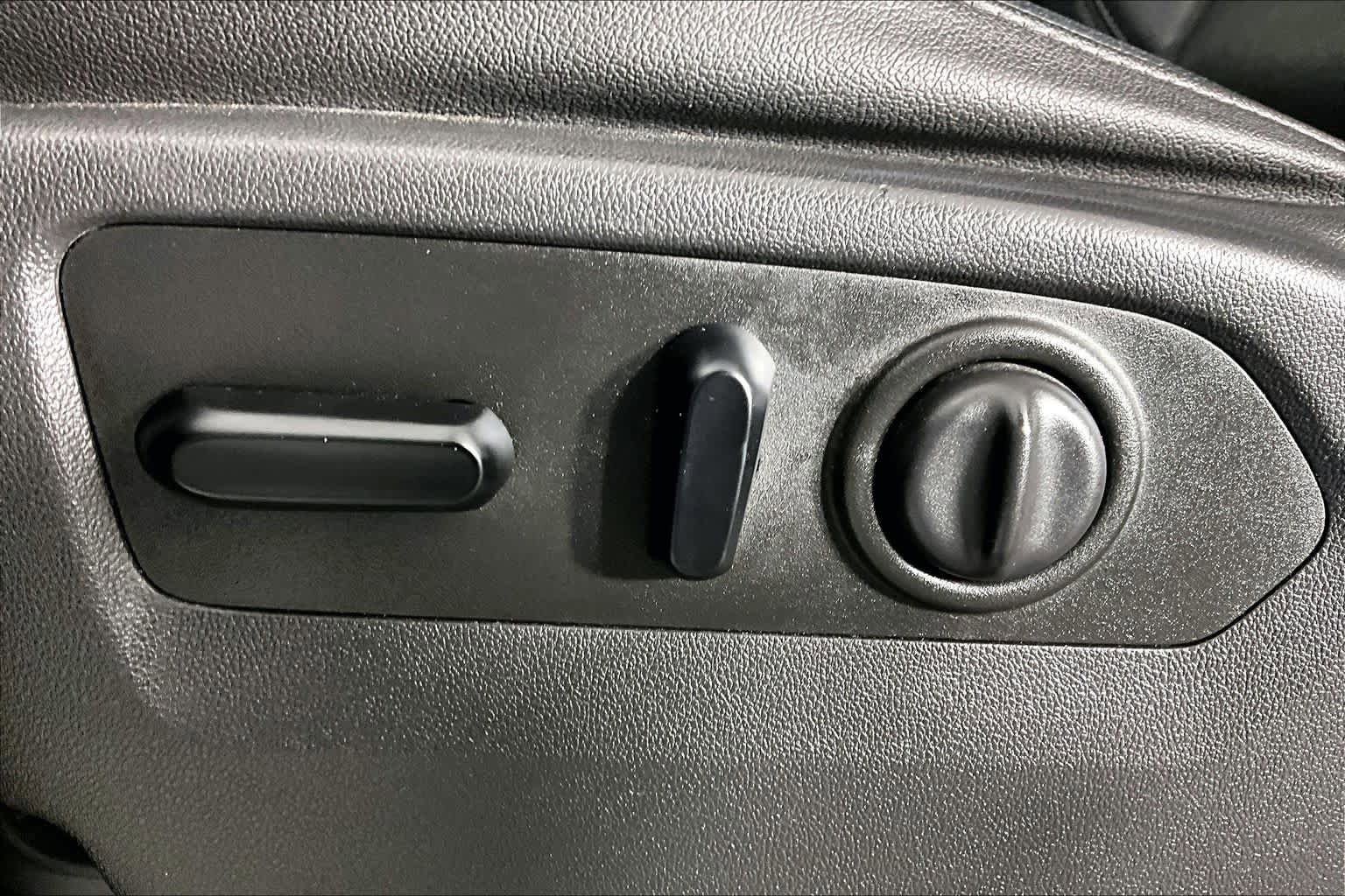 Used 2019 Chevrolet Silverado 1500 LTZ w/ LTZ Texas Edition RWD image 33