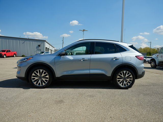 Used 2022 Ford Escape Titanium image 4