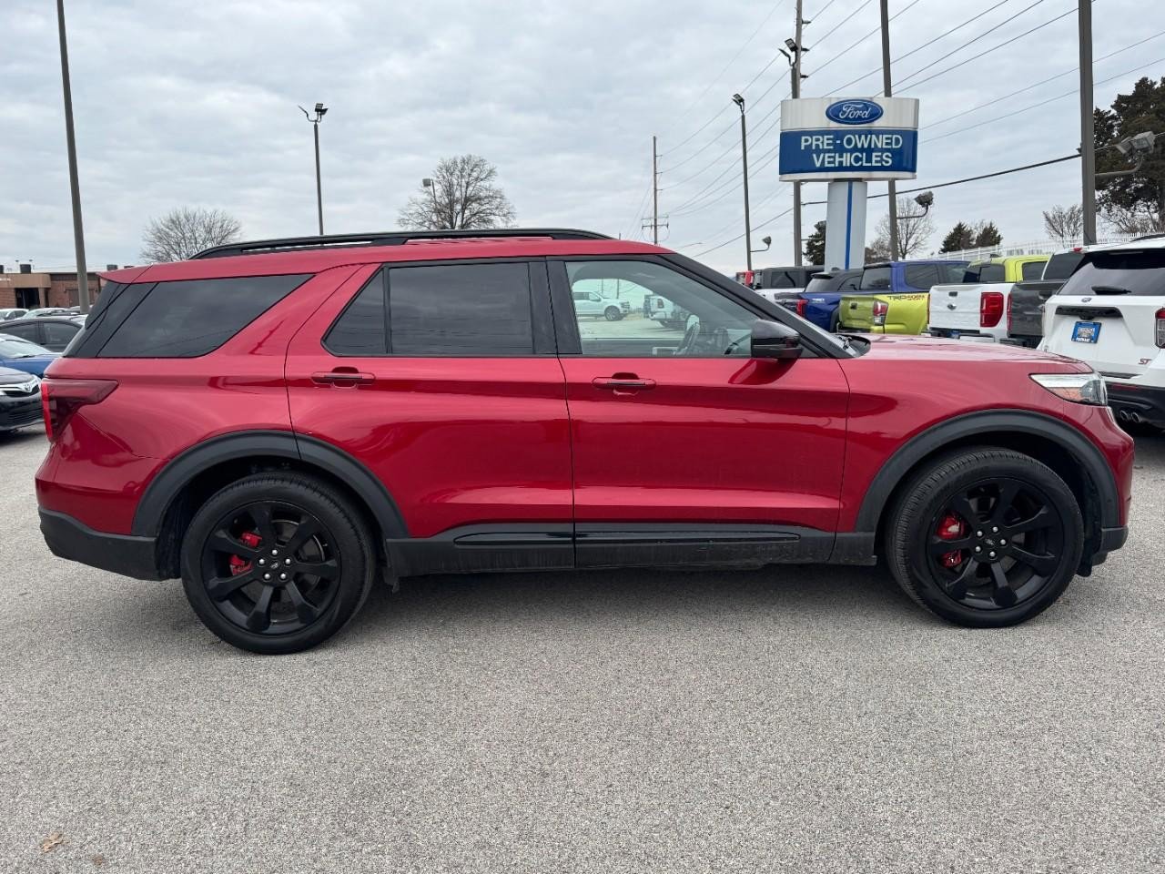 Used 2020 Ford Explorer ST w/ ST Street Pack image 2