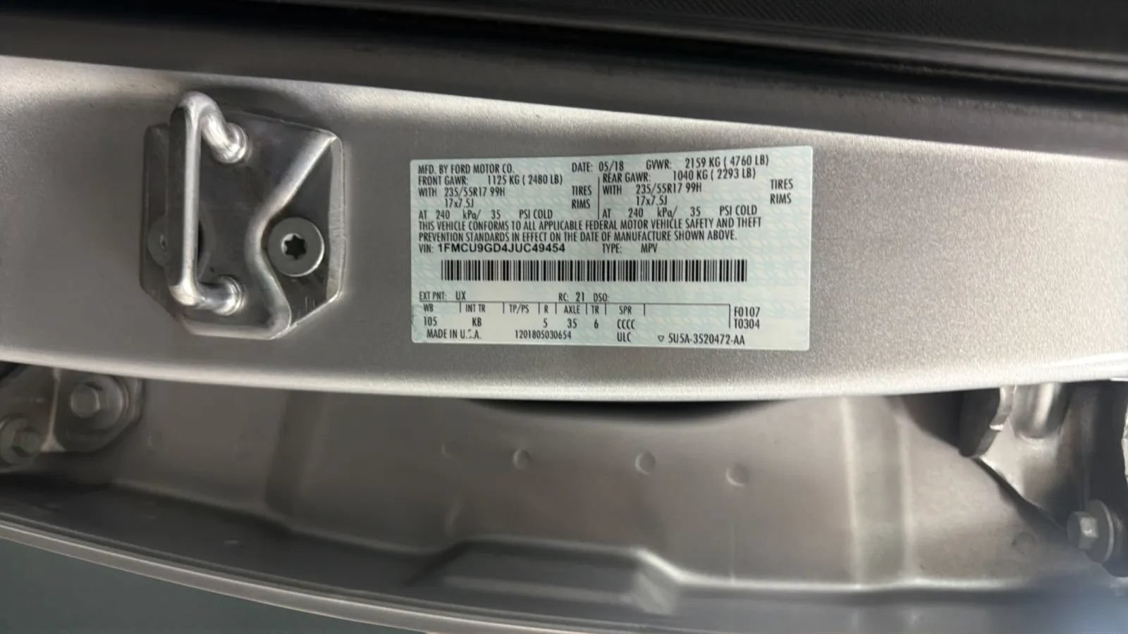 Used 2018 Ford Escape SE w/ Ford Safe & Smart Package AWD/4WD image 23