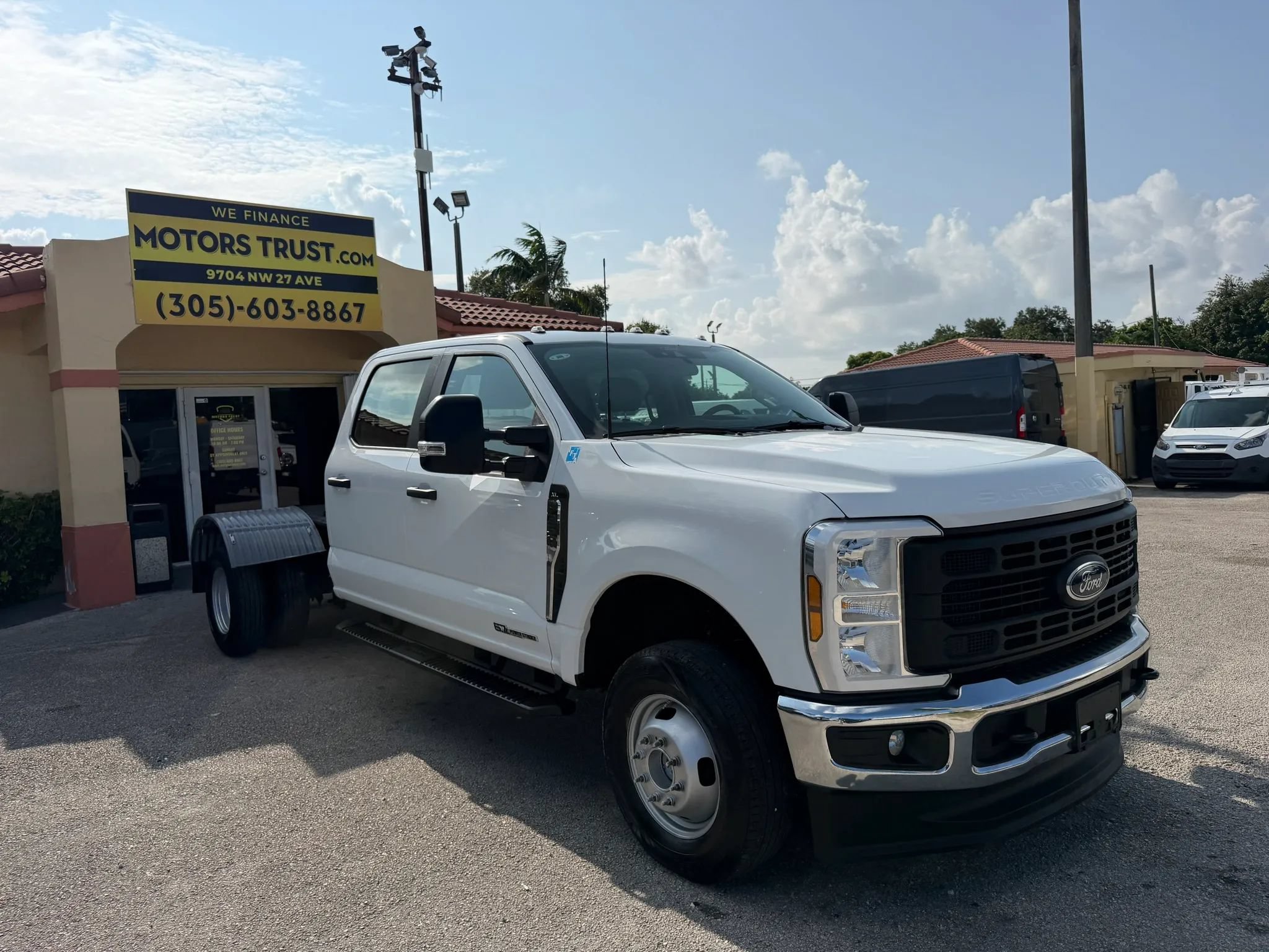 Used 2024 Ford F350 XL AWD/4WD image 7
