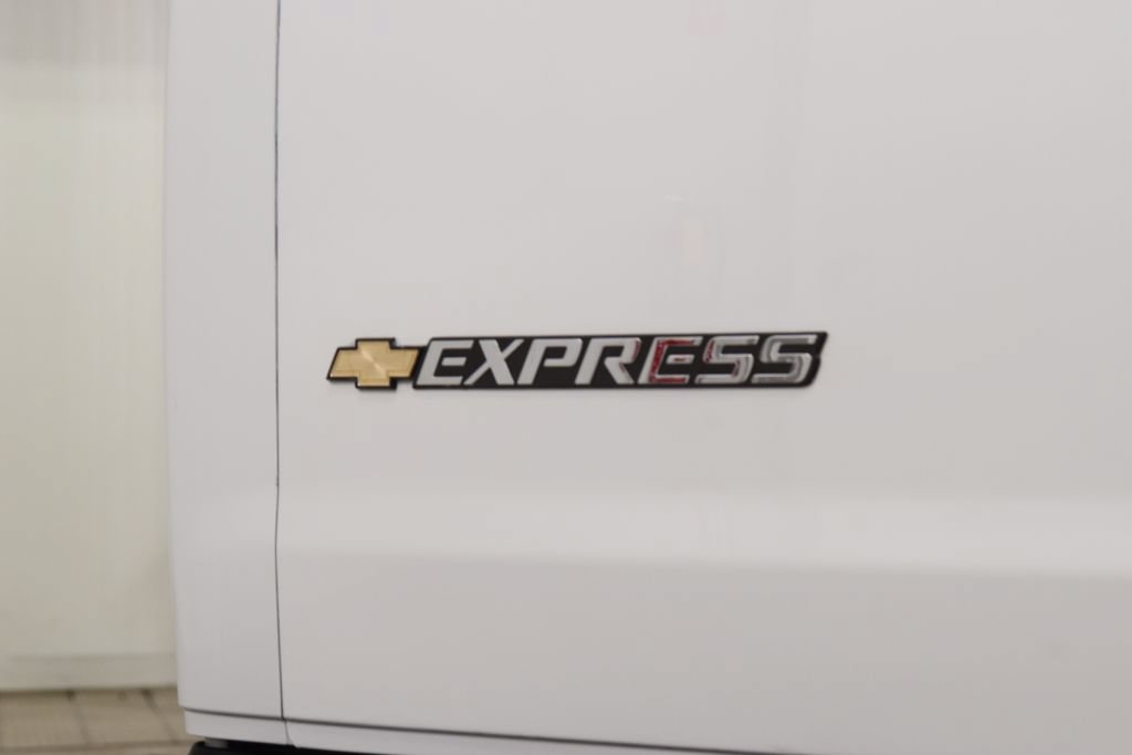 Used 2025 Chevrolet Express 3500 LT w/ LT Preferred Equipment Group RWD image 14