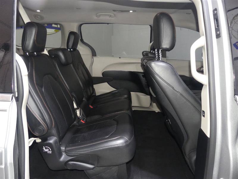 Used 2017 Chrysler Pacifica Touring-L Plus image 26