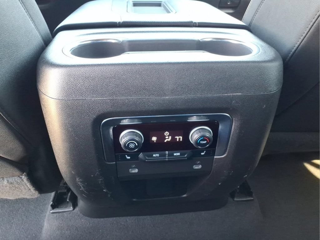 Used 2023 Chevrolet Tahoe Premier AWD/4WD image 17