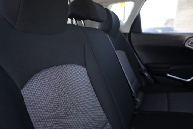 Used 2025 Kia Soul LX image 32